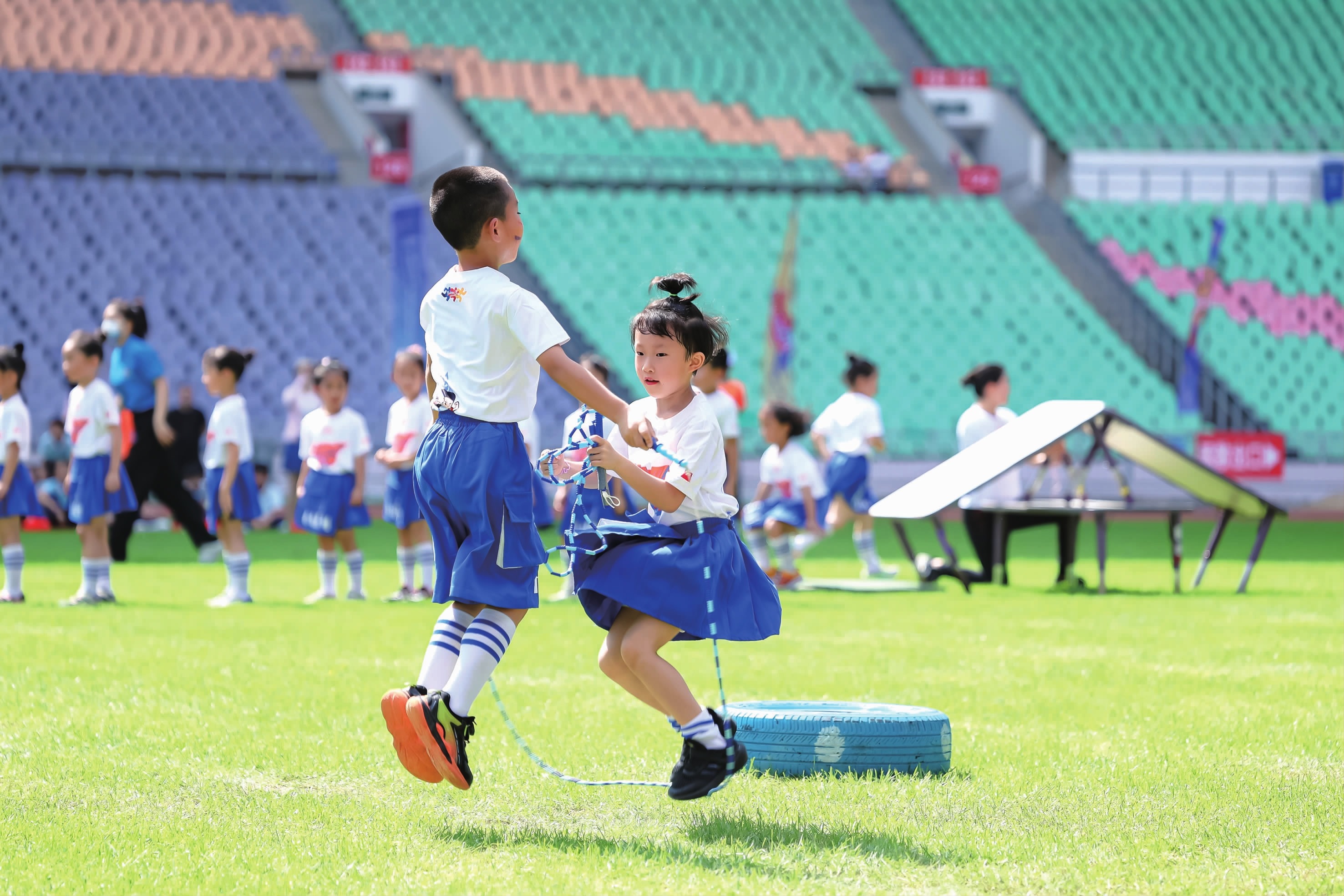 为什么打者打击时佩戴的“护指”是针对一百英里火球的保险